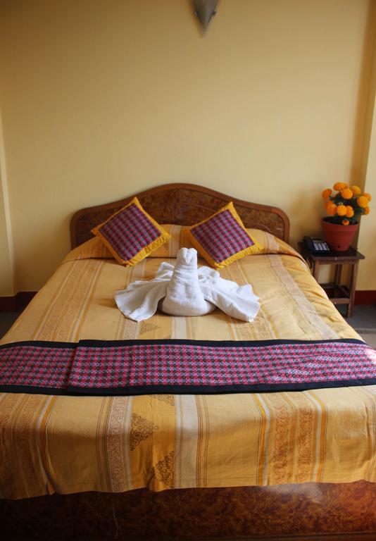 Simrika Homes Bed And Breakfast Kathmandu Phòng bức ảnh