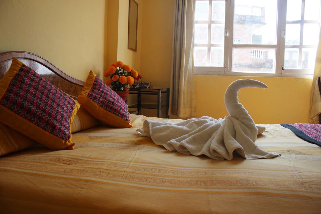 Simrika Homes Bed And Breakfast Kathmandu Phòng bức ảnh